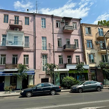 Guesthouses Opera Yerevan Bagian luar foto