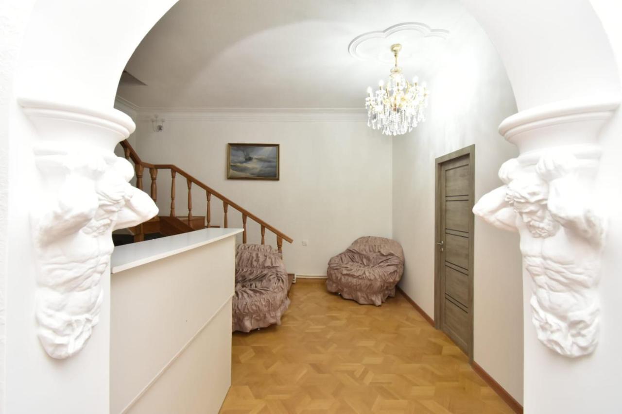 Guesthouses Opera Yerevan Bagian luar foto