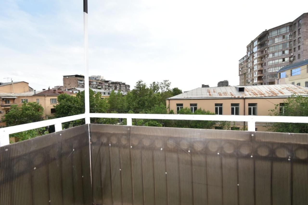 Guesthouses Opera Yerevan Bagian luar foto