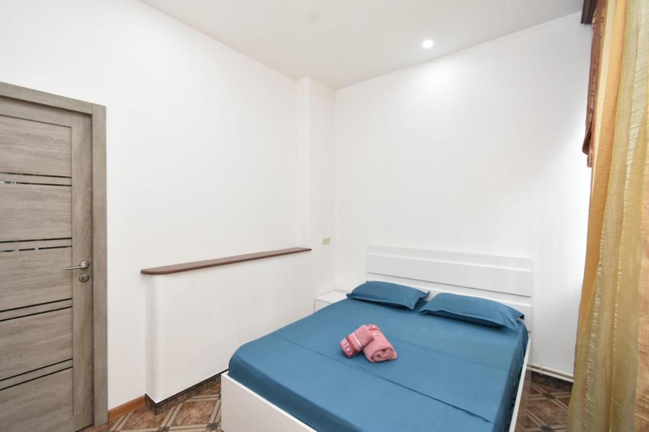 Guesthouses Opera Yerevan Bagian luar foto