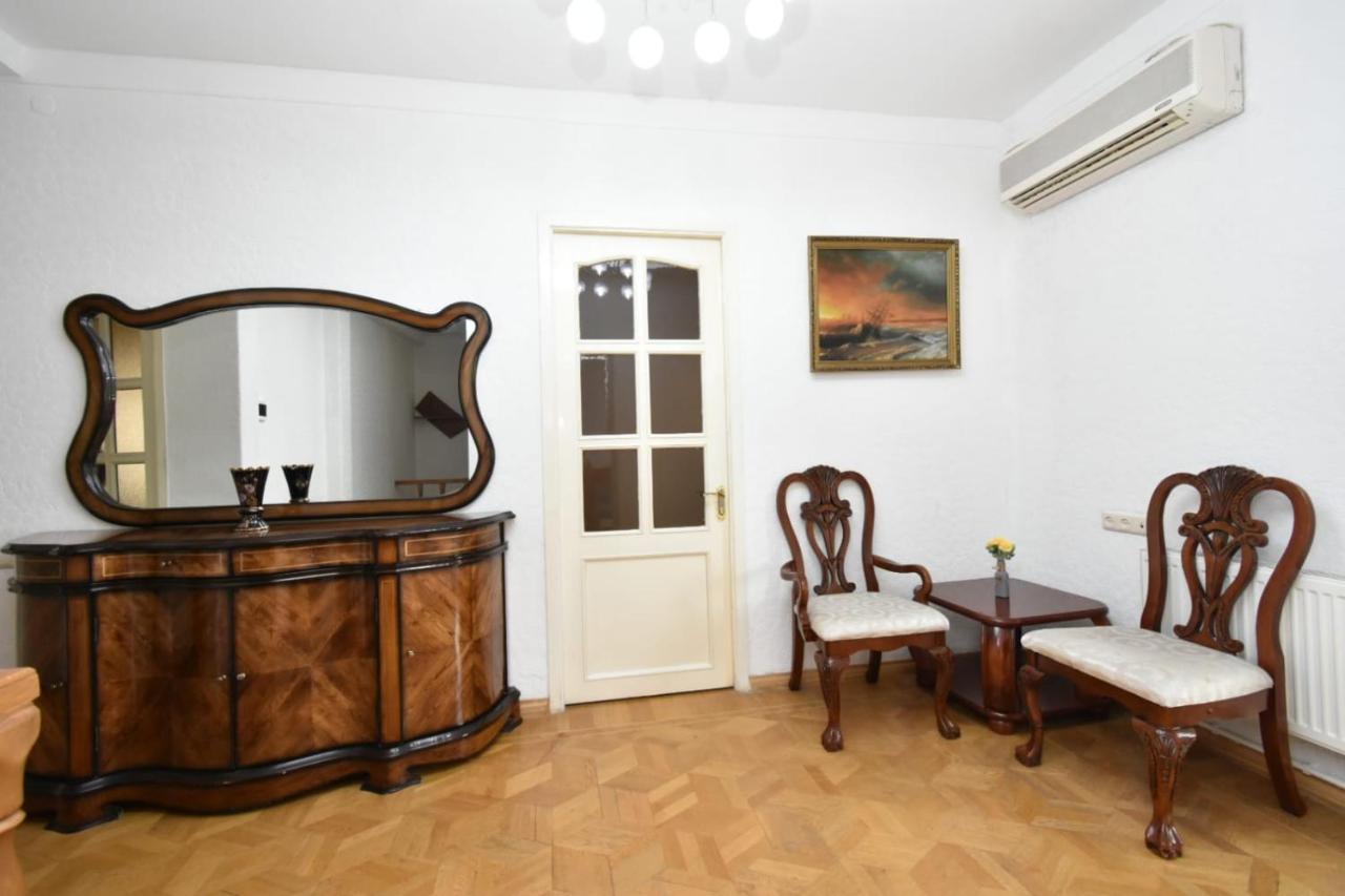 Guesthouses Opera Yerevan Bagian luar foto