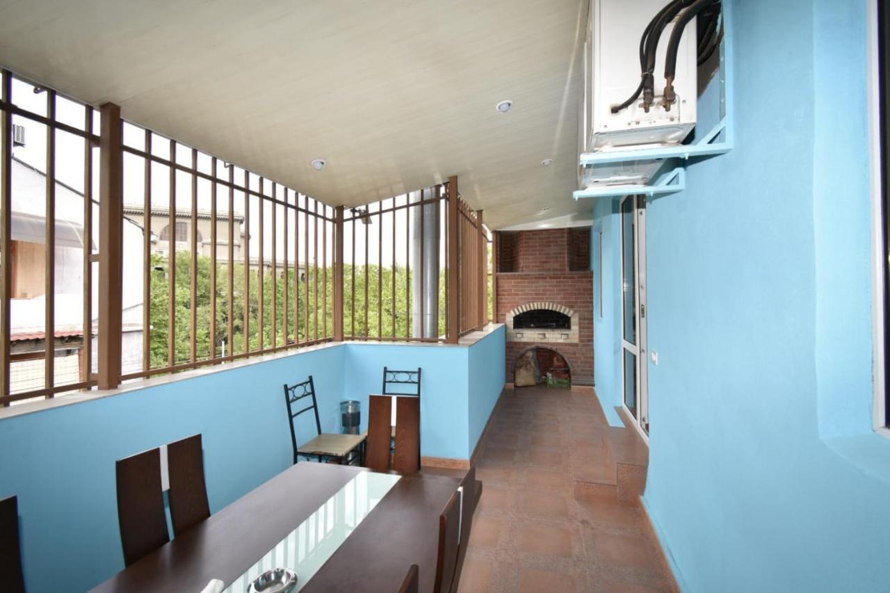 Guesthouses Opera Yerevan Bagian luar foto