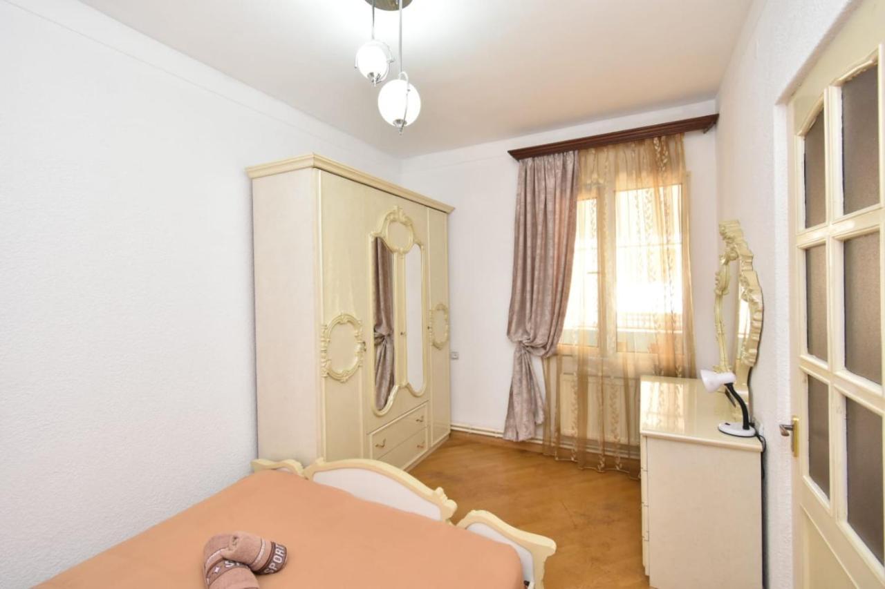 Guesthouses Opera Yerevan Bagian luar foto