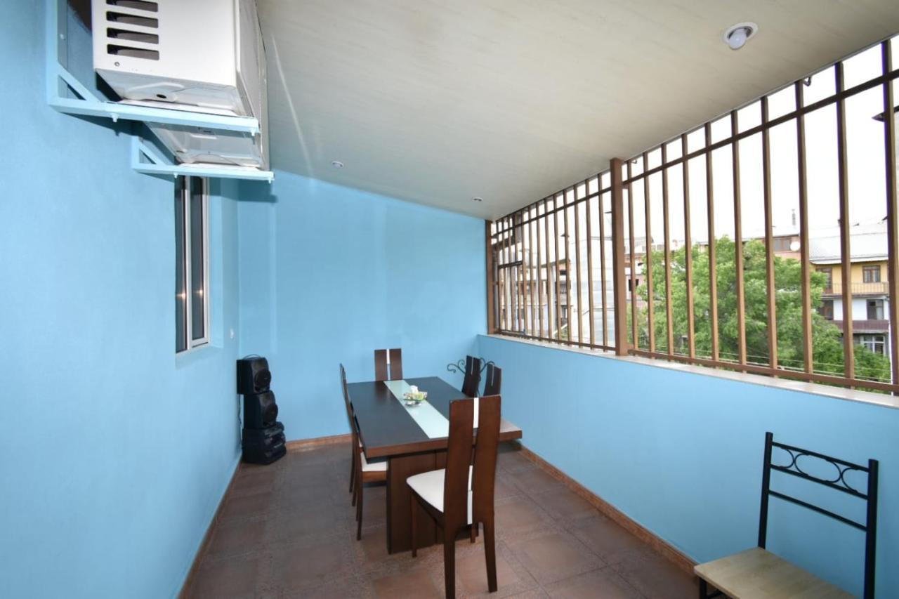 Guesthouses Opera Yerevan Bagian luar foto