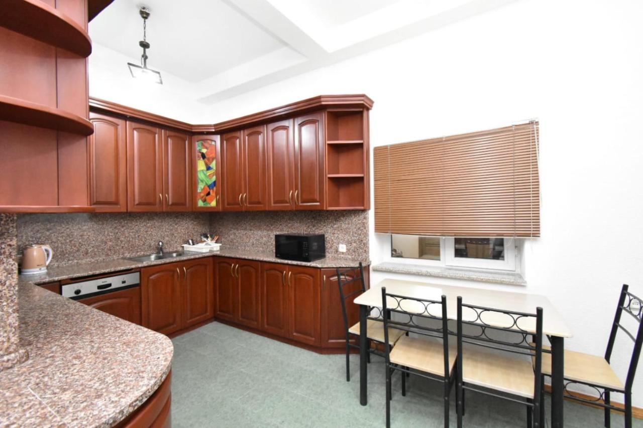 Guesthouses Opera Yerevan Bagian luar foto
