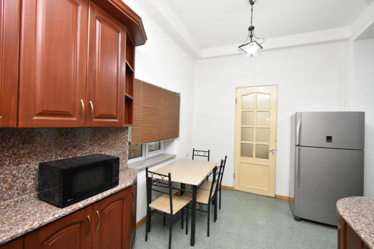 Guesthouses Opera Yerevan Bagian luar foto