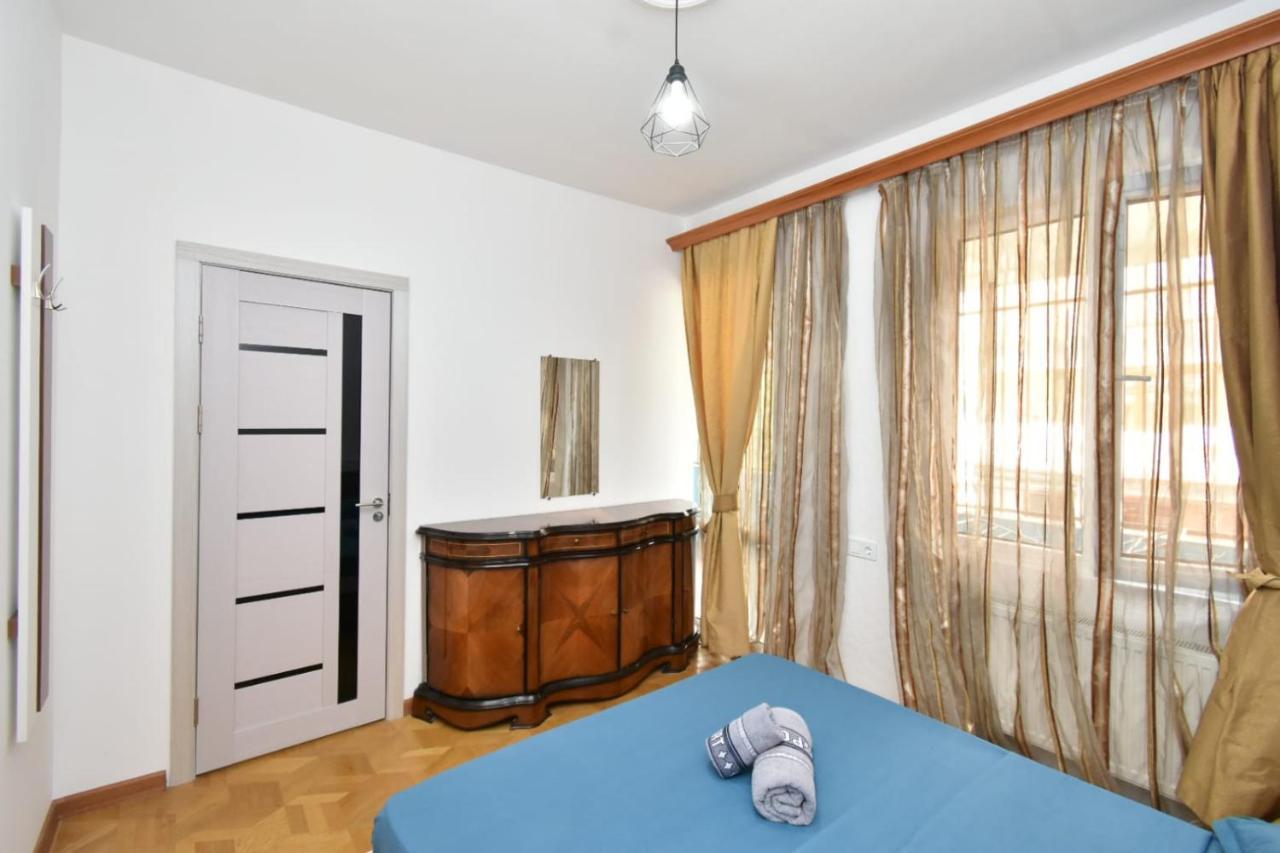 Guesthouses Opera Yerevan Bagian luar foto