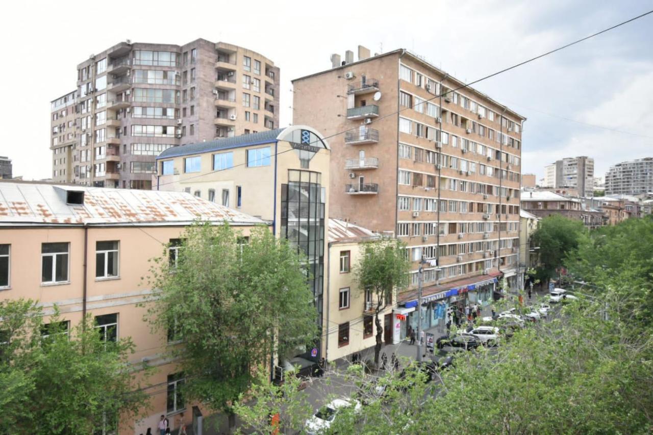 Guesthouses Opera Yerevan Bagian luar foto