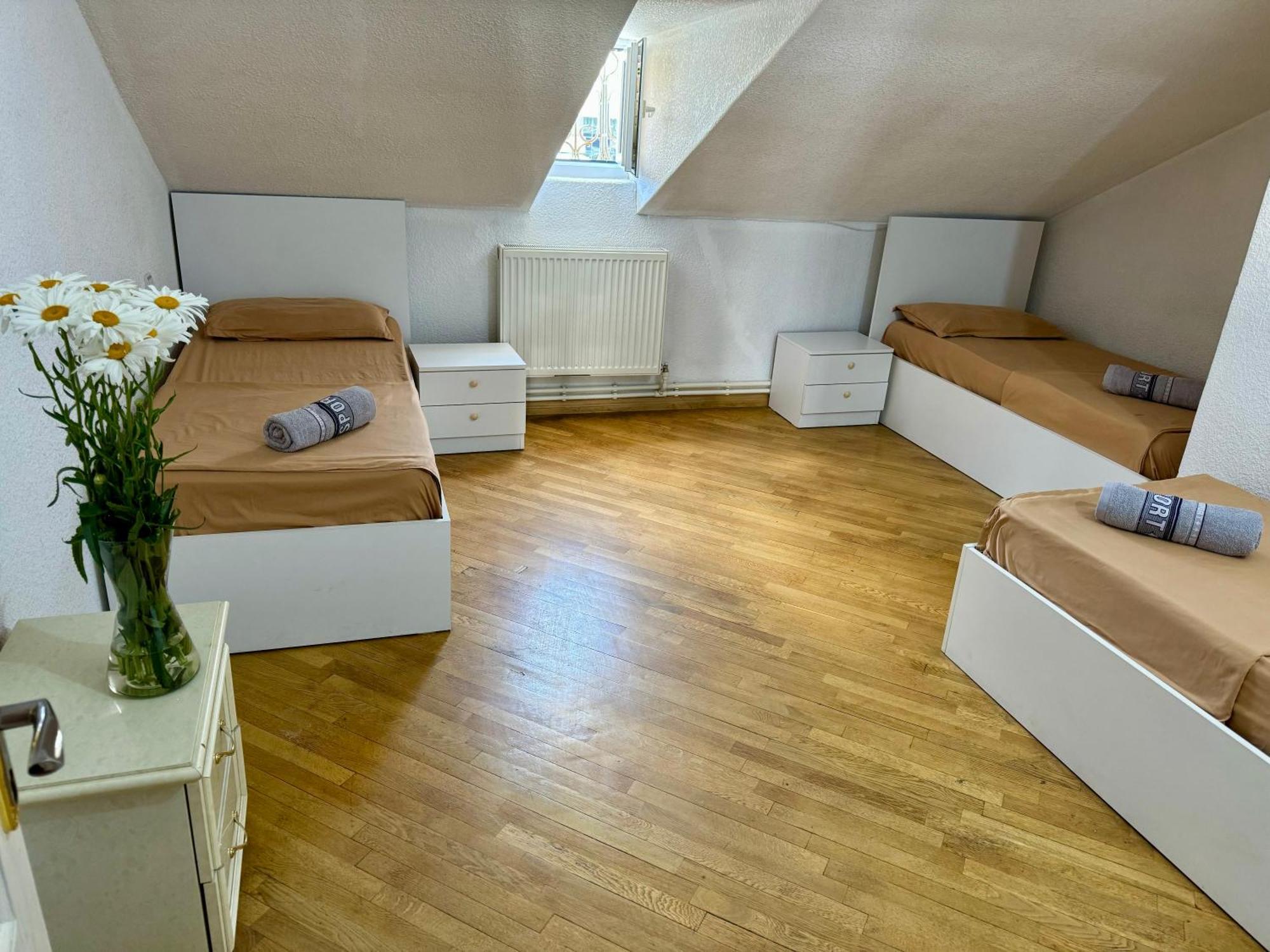 Guesthouses Opera Yerevan Bagian luar foto