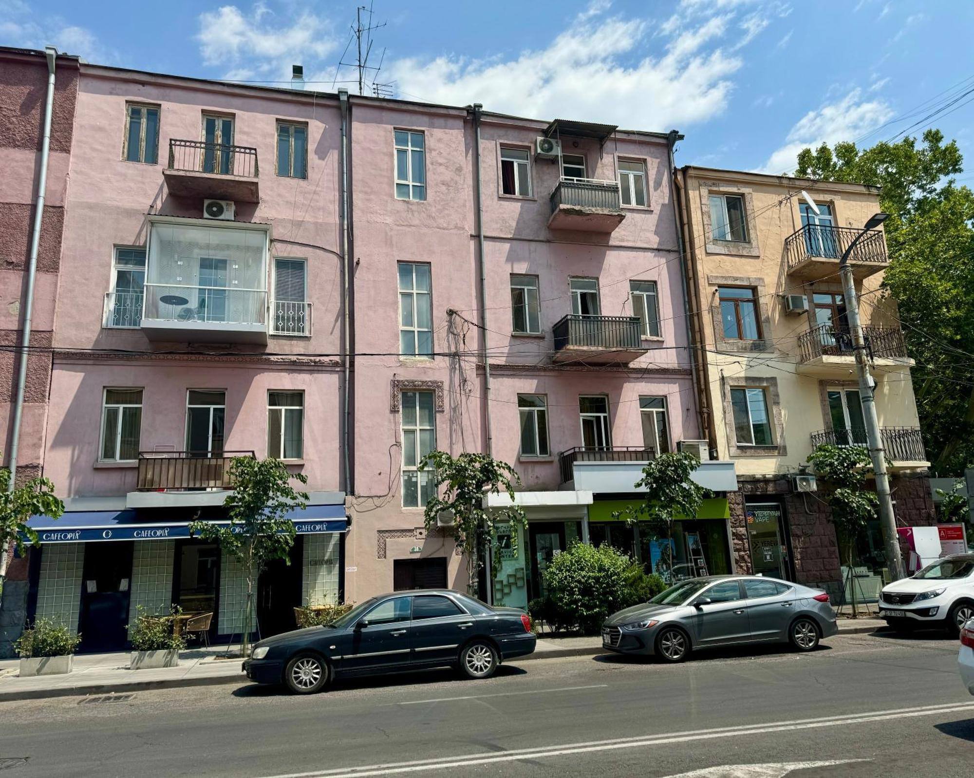 Guesthouses Opera Yerevan Bagian luar foto